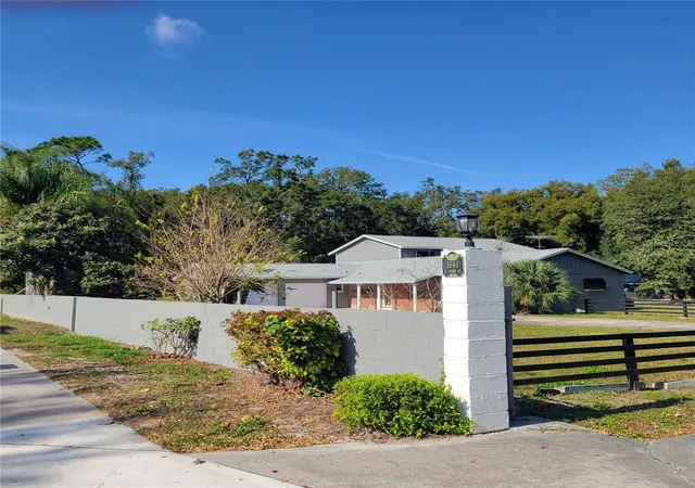 Photo 3 of Single family home for sale at 1661 Votaw Rd, Apopka, FL 32703 | MLS# O6292184 | Listing updated on 2026-06-17