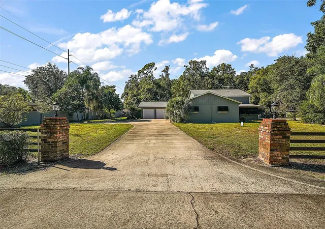 Photo 4 of Single family home for sale at 1661 Votaw Rd, Apopka, FL 32703 | MLS# O6292184 | Listing updated on 2026-06-17