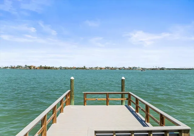 3rd image of 6 Paradise Ln, Treasure Island, FL 33706 | MLS# TB8365546