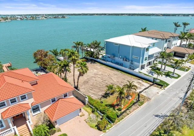 4th image of 6 Paradise Ln, Treasure Island, FL 33706 | MLS# TB8365546