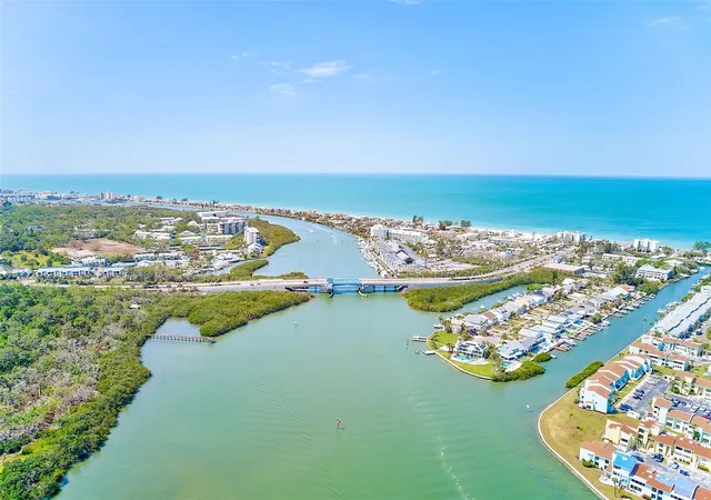 5th image of 615 Garland Cir, Indian Rocks Beach, FL 33785 | MLS# TB8366006