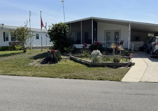 Photo 2 of Manufactured home for sale at 8689 Breeze Hl Dr, Lake Wales, FL 33898 | MLS# P4934253 | Listing updated on 2026-10-02