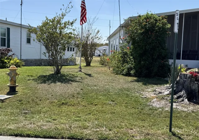 Photo 3 of Manufactured home for sale at 8689 Breeze Hl Dr, Lake Wales, FL 33898 | MLS# P4934253 | Listing updated on 2026-10-02
