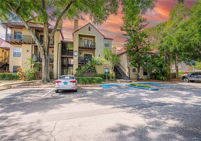 2nd image of 200 Afton Sq, ALTAMONTE SPRINGS, FL 32714