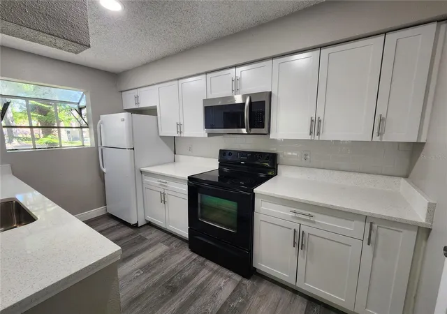 5th image of 200 Afton Sq, ALTAMONTE SPRINGS, FL 32714