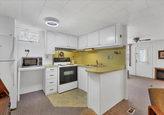 Photo 4 of Manufactured home for sale at 1212 41St Avenue Dr E, Ellenton, FL 34222 | MLS# A4646496 | Listing updated on 2026-10-05