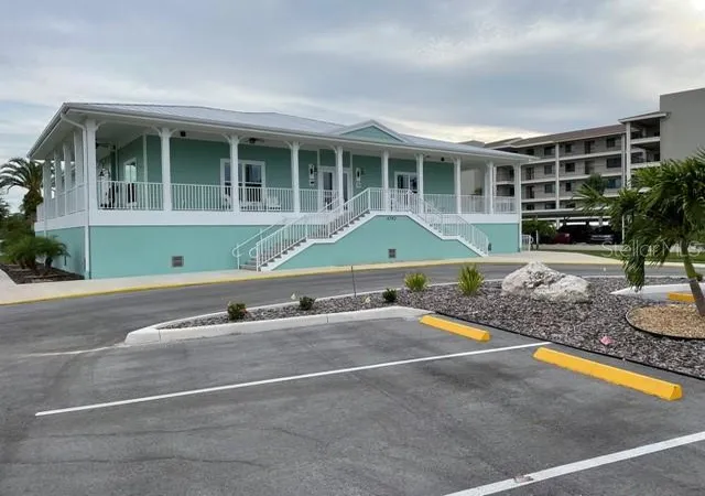 4th image of 2042 N Pointe Alexis Dr, Tarpon Springs, FL 34689 | MLS# TB8368180