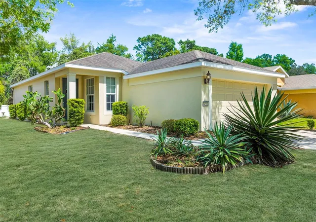 Photo 2 of Single family home for sale at 14581 Wake Robin Dr, Brooksville, FL 34604 | MLS# W7874125 | Listing updated on 2026-03-25