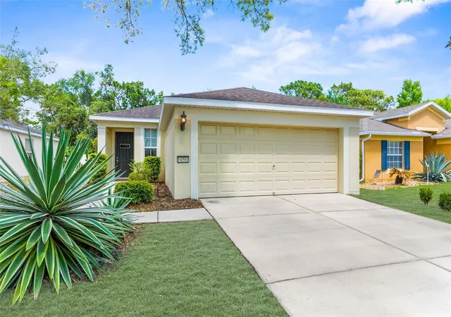 Photo 3 of Single family home for sale at 14581 Wake Robin Dr, Brooksville, FL 34604 | MLS# W7874125 | Listing updated on 2026-03-25