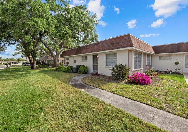 Photo 2 of Single family home for sale at 1343 Glendale Cir W #216, Sarasota, FL 34232 | MLS# A4647065 | Listing updated on 2026-05-14