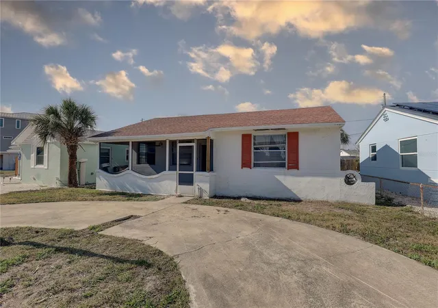 Single family home for sale at 440 S Bayshore Dr, MADEIRA BEACH, FL 33708 | MLS# TB8369183