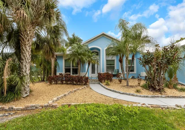 Photo 2 of Single family home for sale at 424 Is Cay Way, Apollo Beach, FL 33572 | MLS# TB8370062 | Listing updated on 2026-04-01