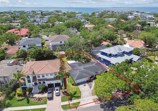 Homes for sale in Tampa, FL | 2607 S Bryant Cir, Tampa, FL 33629 | MLS# TB8370198