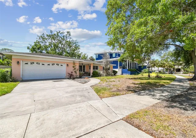 Homes for sale in Tampa, FL | 2607 S Bryant Cir, Tampa, FL 33629 | MLS# TB8370198