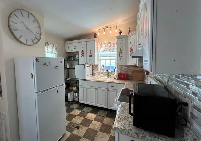 4th image of 3829 Chah Dr, Zephyrhills, FL 33541 | MLS# TB8370746