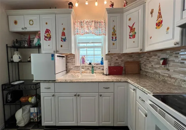 5th image of 3829 Chah Dr, Zephyrhills, FL 33541 | MLS# TB8370746