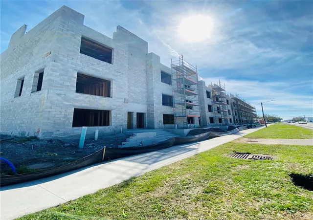 Photo 3 of Townhouse for sale at 4723 W Price Ave #2, Tampa, FL 33611 | MLS# TB8371188 | Listing updated on 2026-01-26