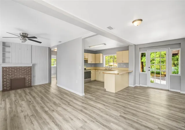 Photo 3 of Single family home for sale at 322 N Frankfort Ave, Deland, FL 32724 | MLS# O6297333 | Listing updated on 2026-10-08