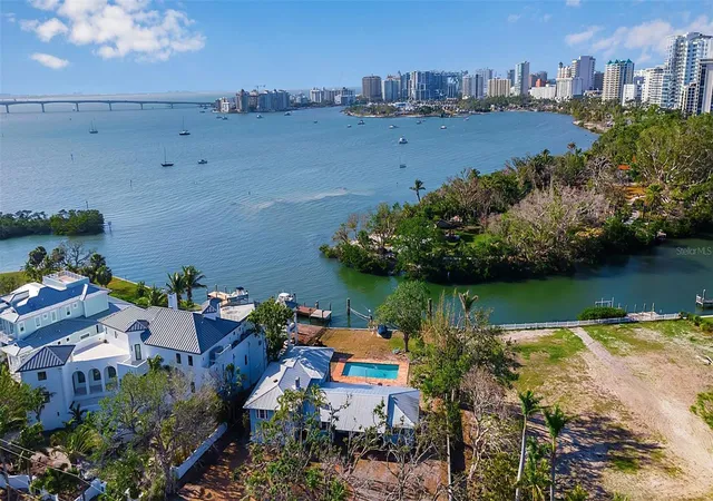 4th image of 1479 Bay Point Dr, Sarasota, FL 34236 | MLS# A4647998