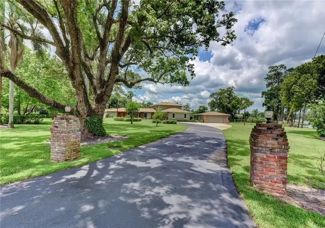 5th image of 910 N Kepler Rd, Deland, FL 32724 | MLS# V4942014