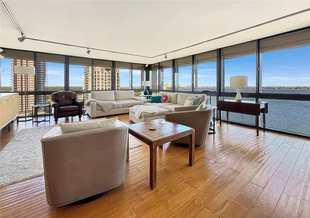 2nd image of 3301 Bayshore Blvd #2003D, Tampa, FL 33629 | MLS# TB8371920