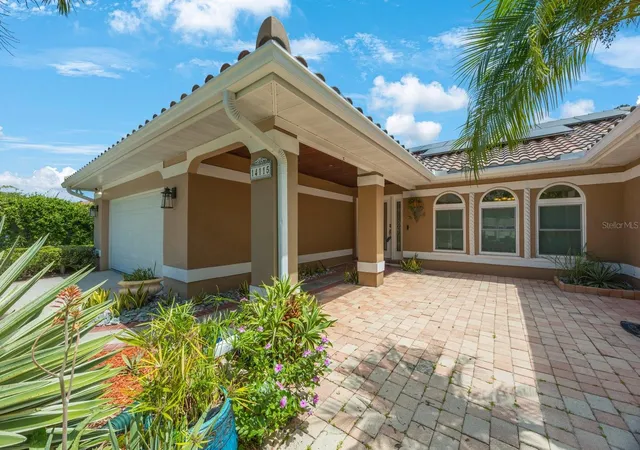 Photo 3 of Sale Pending at 14115 Harborwood Dr, Largo, FL 33774 | MLS# TB8371928 | Listing updated on 2026-10-09