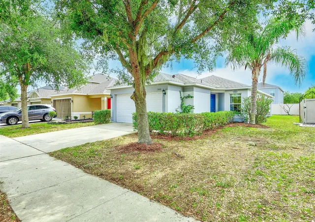 3rd image of 15410 Quail Woods Pl, Ruskin, FL 33573 | MLS# TB8372396