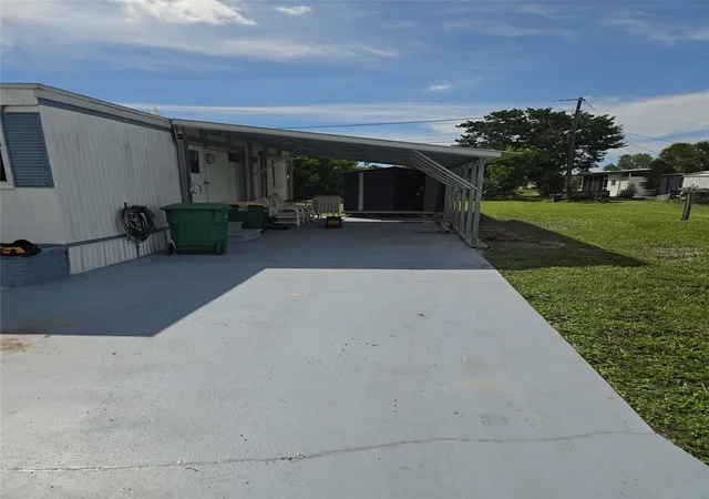 Photo 4 of Manufactured home for sale at 1252 Kingfisher Dr, Englewood, FL 34224 | MLS# D6141857 | Listing updated on 2026-09-23