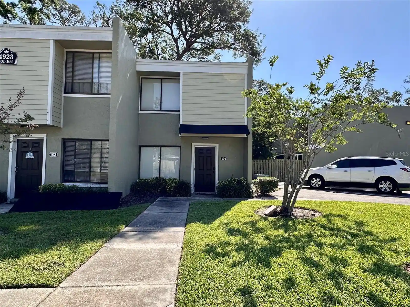Listing Photo 2 - Condo for sale in 4923 25th St W located at 4923 25th St W, BRADENTON, FL 34207 - Unit #104