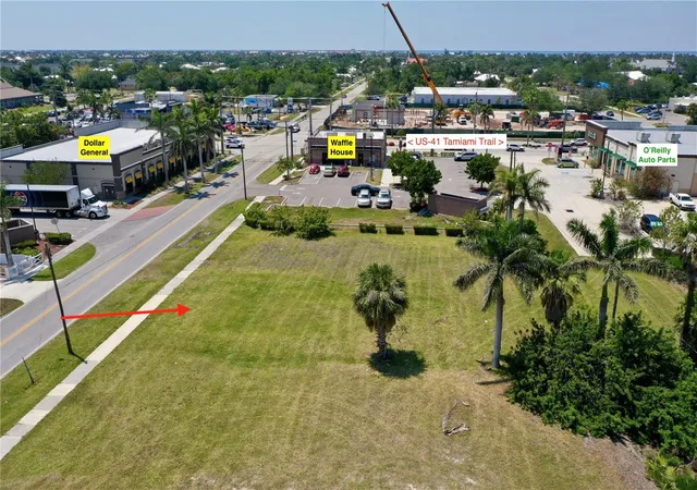 3rd image of 122 E Mckenzie St, Punta Gorda, FL 33950 | MLS# C7508458