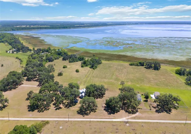 Photo 3 of Single family home for sale at 3650 Lake Tohopekaliga Rd, Saint Cloud, FL 34772 | MLS# O6299268 | Listing updated on 2026-04-07