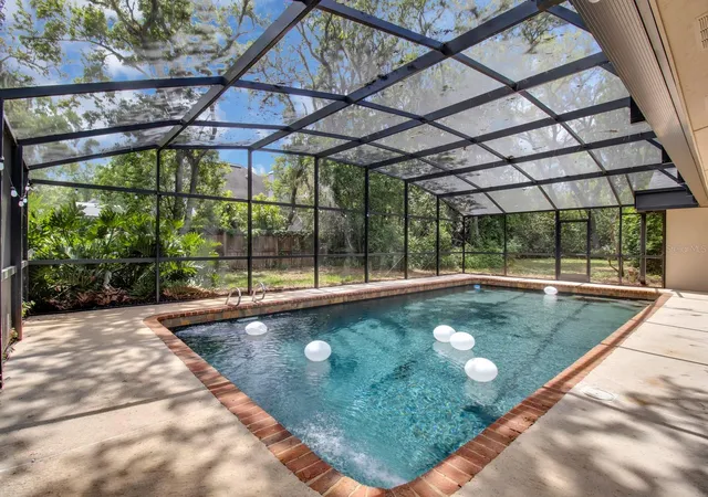 4th image of 204 Green Lake Cir, Longwood, FL 32779 | MLS# O6299404