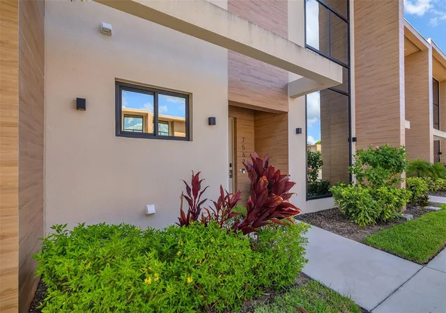 Photo 2 of Townhouse for sale at 7567 Brooklyn Dr, Kissimmee, FL 34747 | MLS# O6299500 | Listing updated on 2026-09-01