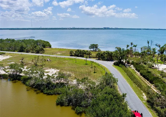 3rd image of 285 & 286 Horseshoe Loop Rd, Terra Ceia, FL 34250 | MLS# A4648773