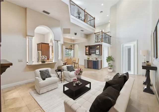 Photo 4 of Single family home for sale at 755 Cranes Ct, Maitland, FL 32751 | MLS# O6299581 | Listing updated on 2026-09-24