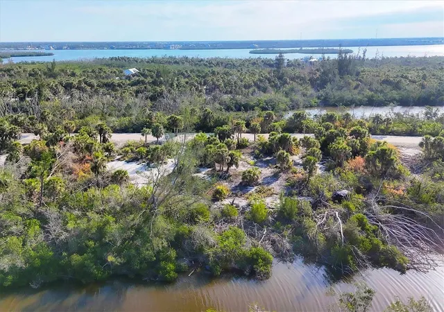 5th image of 6150 Rum Cove Dr, Placida, FL 33946 | MLS# D6141947