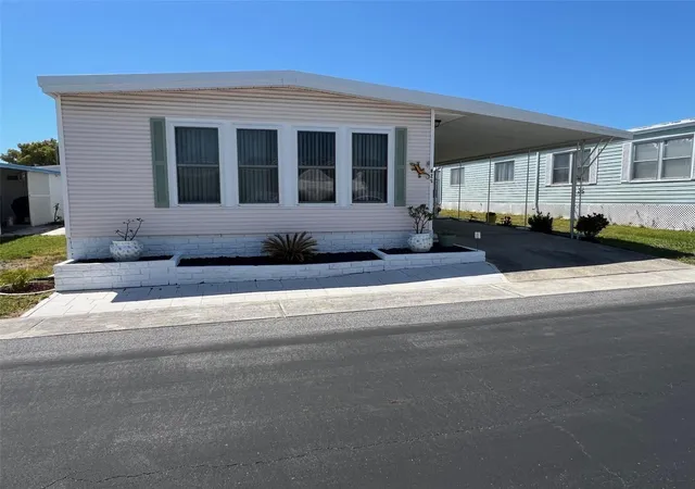 2nd image of 825 Coconut Palm St, Largo, FL 33778 | MLS# TB8374519