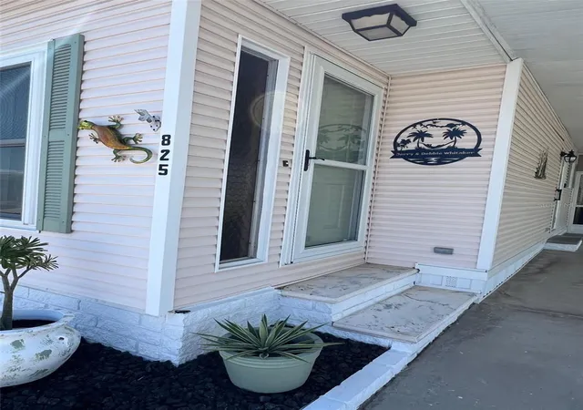 3rd image of 825 Coconut Palm St, Largo, FL 33778 | MLS# TB8374519