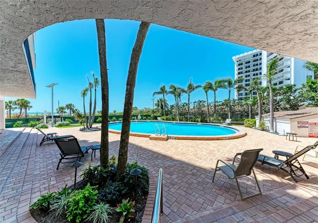 5th image of 101 Benjamin Franklin Dr, Sarasota, FL 34236