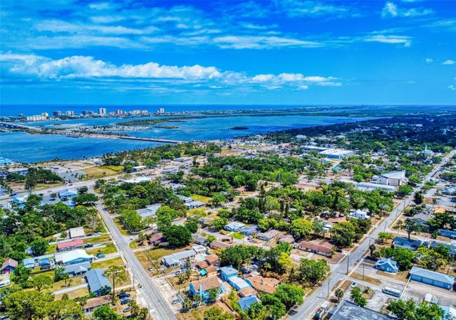 Photo 3 of Single family home for sale at 310 Legion Pl, Port Orange, FL 32129 | MLS# NS1084573 | Listing updated on 2026-07-30