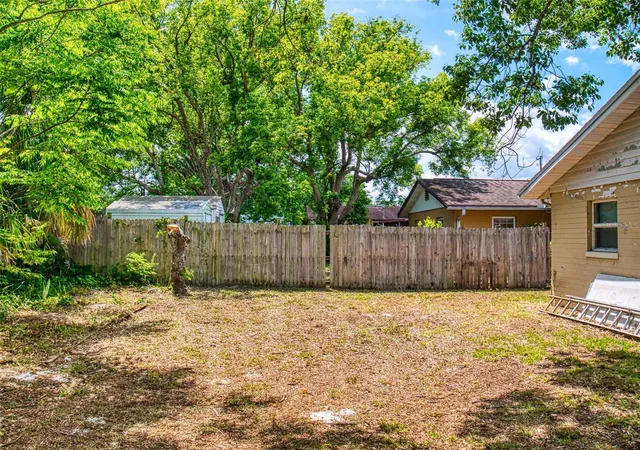 Photo 4 of Single family home for sale at 310 Legion Pl, Port Orange, FL 32129 | MLS# NS1084573 | Listing updated on 2026-07-30