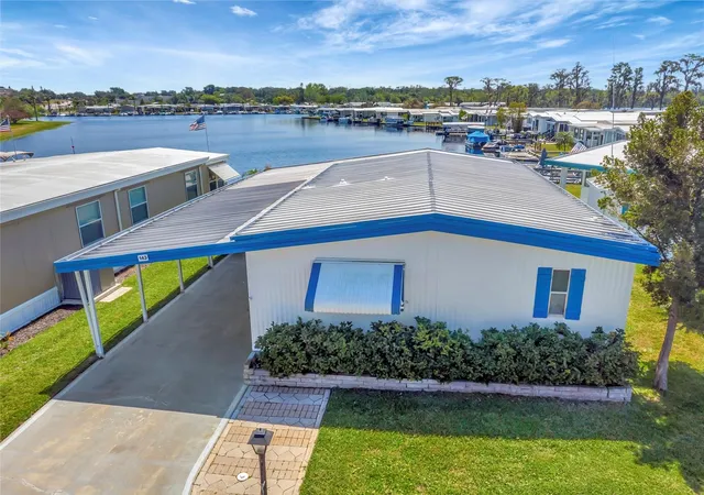 Photo 3 of Manufactured home for sale at 1401 W Highway 50 #143, Clermont, FL 34711 | MLS# G5095793 | Listing updated on 2026-08-01