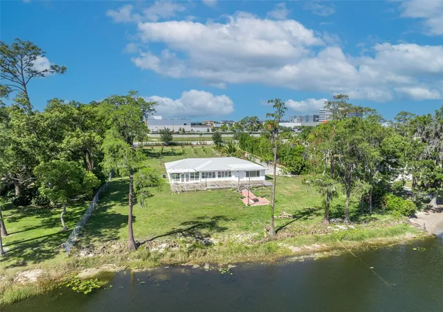 Photo 3 of Single family home for sale at 7420 Lake Willis Dr, Orlando, FL 32821 | MLS# O6300373 | Listing updated on 2026-09-21