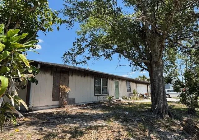 Photo 3 of Single family home for sale at 3538 Pinetree St, Port Charlotte, FL 33952 | MLS# C7508848 | Listing updated on 2026-09-30
