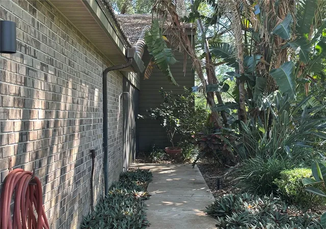 Photo 3 of Single family home for sale at 104 Woden Way, Winter Haven, FL 33884 | MLS# P4934554 | Listing updated on 2026-04-19