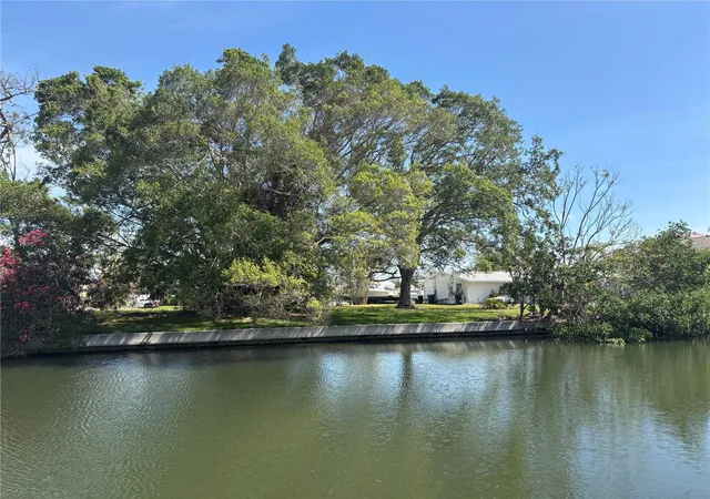 Photo 1 of Land for sale at 4417 Dolphin Ln, Palmetto, FL 34221 | MLS# A4649640 | Listing updated on 2026-10-09