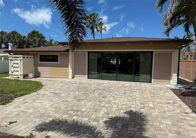4th image of 833 Lantana Ave, Clearwater Beach, FL 33767 | MLS# TB8376749