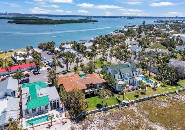 4th image of 1058 Eldorado Ave, Clearwater Beach, FL 33767 | MLS# TB8377994