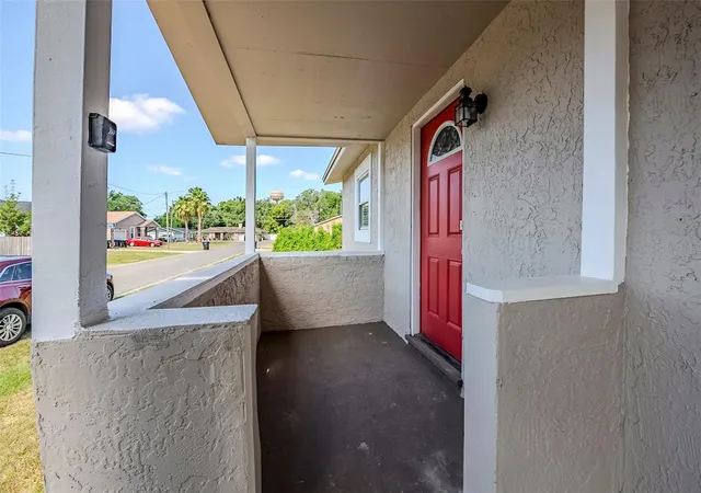 Photo 4 of Single family home for sale at 72 Campus View Dr, Orlando, FL 32810 | MLS# O6303143 | Listing updated on 2026-07-21