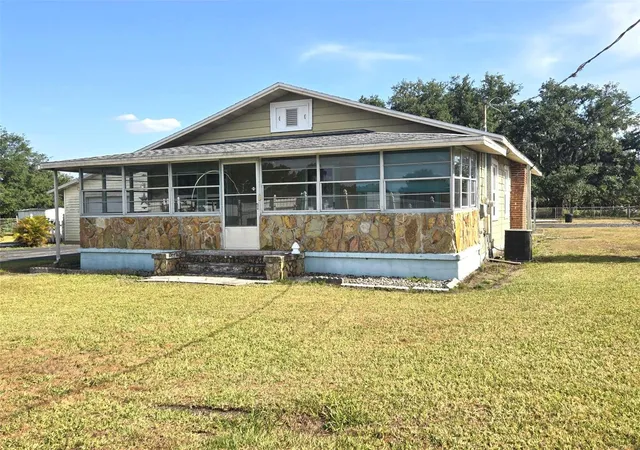 Photo 3 of Single family home for sale at 3101 Medulla Rd, Plant City, FL 33566 | MLS# TB8378840 | Listing updated on 2026-10-02